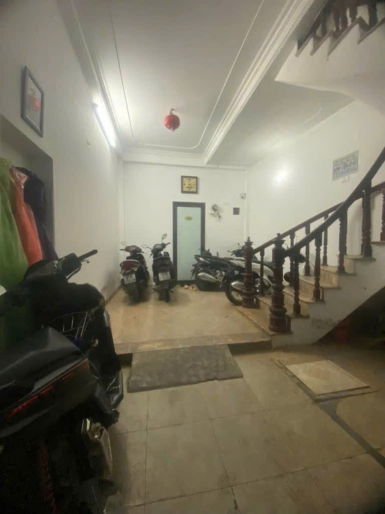 BÁN NHÀ PHỐ HÀO NAM, DT 35m2, 4 TẦNG, MT 4.2m, Giá loanh quanh 8 tỷ